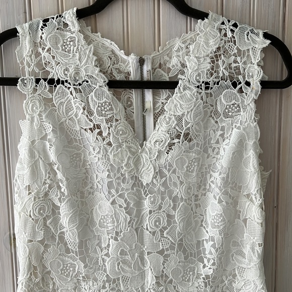 ELIE TAHARI A-LINE SLEEVELESS V-NECK COCKTAIL DRESS - SIZE 4 - Picture 2 of 4